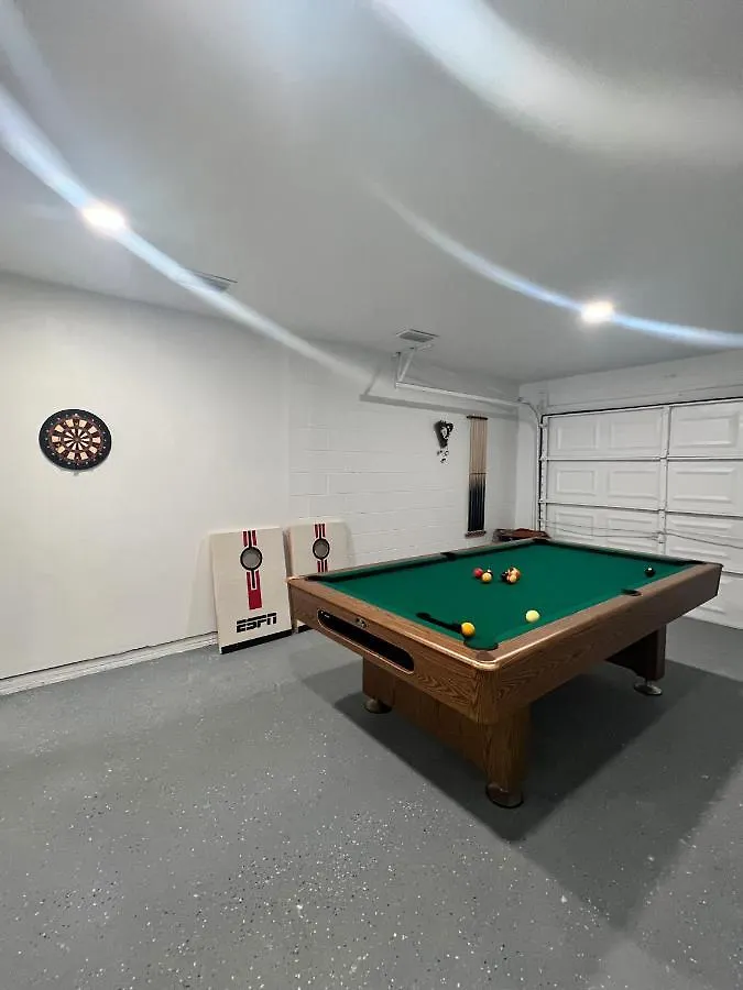 Cozy Family Home In Tampa With Private & Heated Pool, Pool Table And Kids Play Area