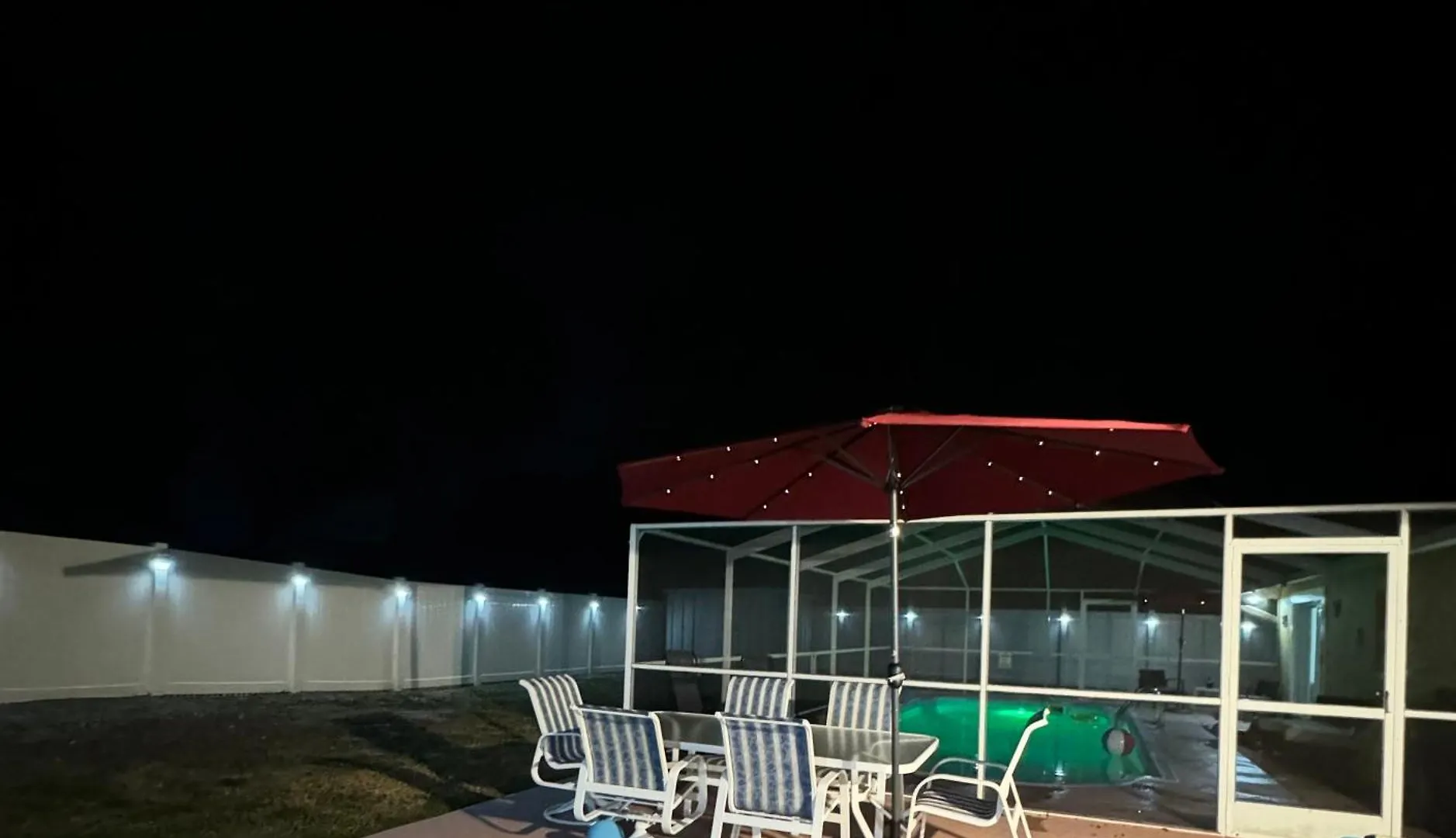 Cozy Family Home In Tampa With Private & Heated Pool, Pool Table And Kids Play Area