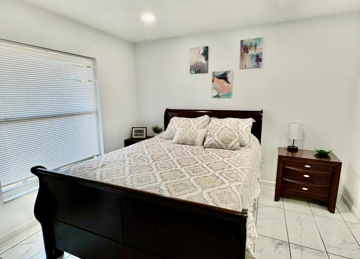 Cozy Family Home In Tampa With Private & Heated Pool, Pool Table And Kids Play Area